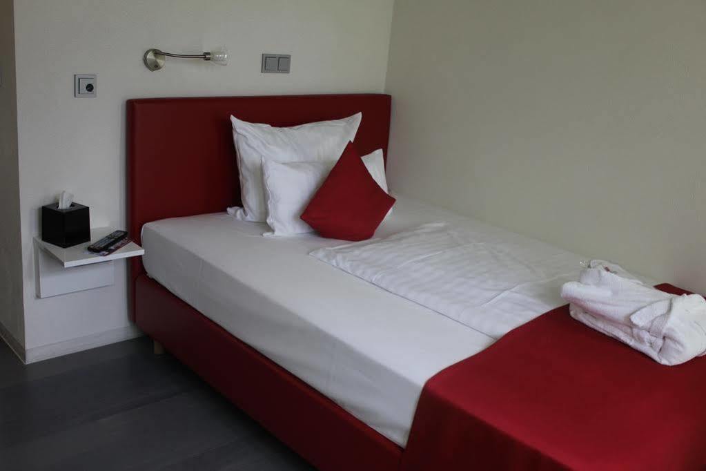Hotel Freihof พริคเซนชตัดท์ ภายนอก รูปภาพ